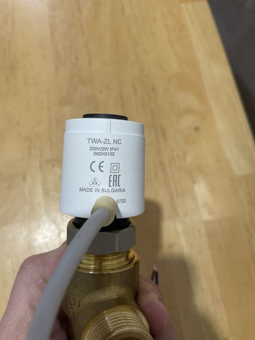 Vana deviere cu 3 cai Danfoss VZL3 si servomotor TWA ZL NC