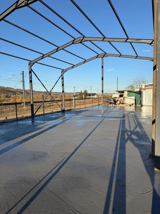 Vând hală metalica