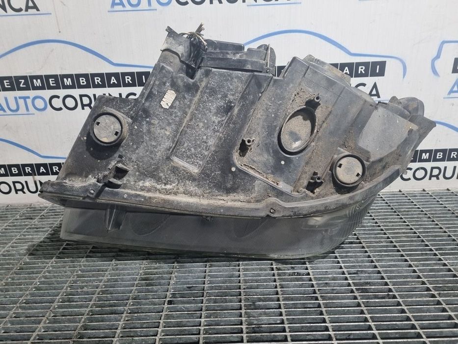 Far Dreapta BMW X1 E84 2009 - 2015 SUV 4 Usi (1178) Fara xenon