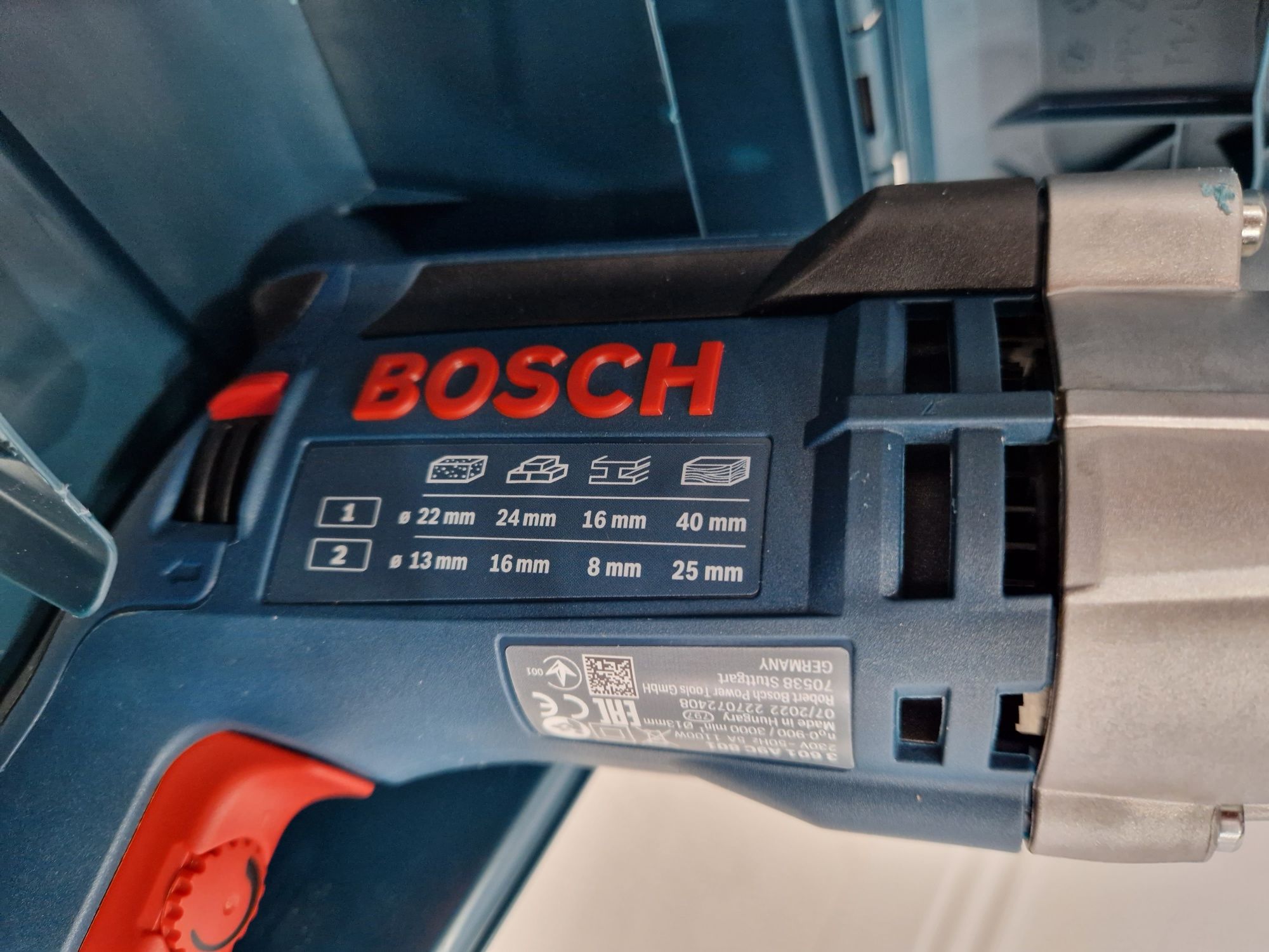 Masină de gaurit/bormasina cu percutie Bosch, noua