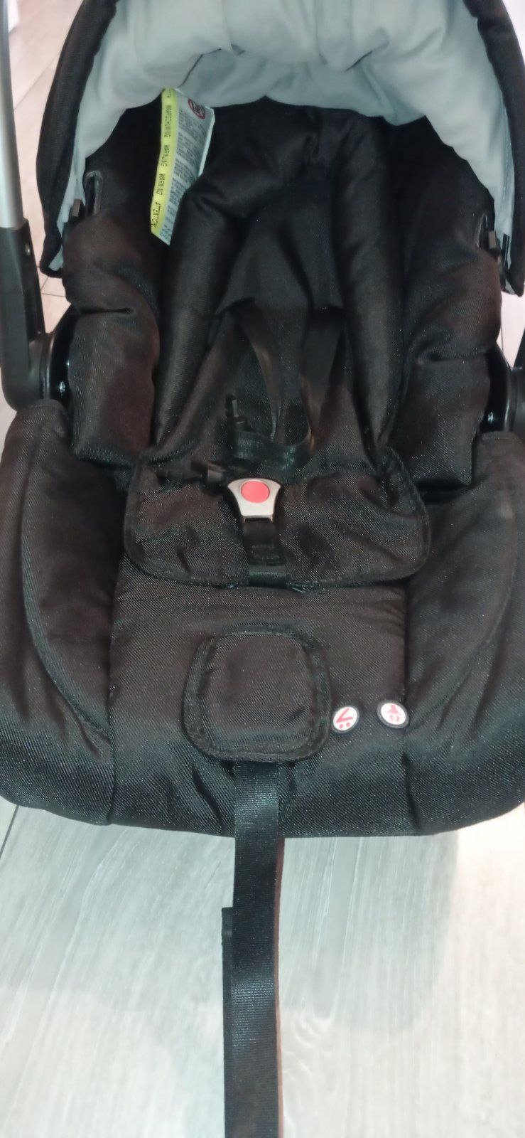 Столче за кола Mutsy Traveller  (0-13kg) + адаптери за шаси EVO