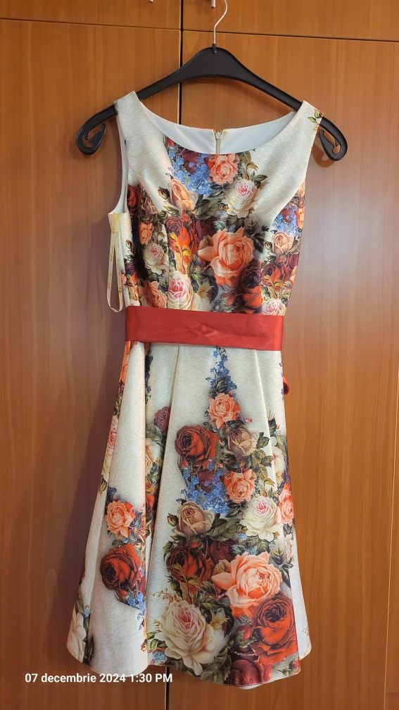 Rochie din matase, marimea 40