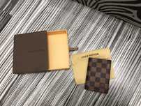 Portofel/Portcard Louis Vuitton ! Cutie si saculet Louis Vuitton