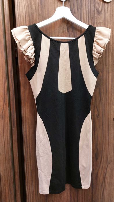 Официална къса дамска рокля, цвят- бежаво и черно рамер S/C