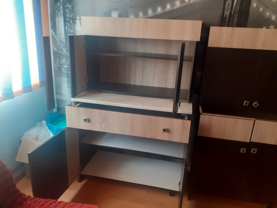 Vând mobila bucătărie,  blat , masca ghiuveta,  si 2 corpuri.