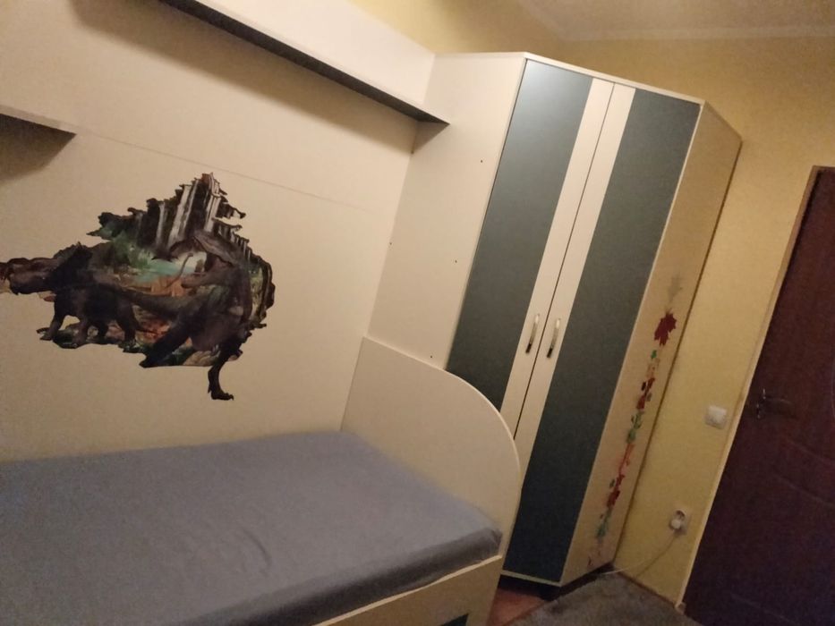 Vând pat cu sifonie