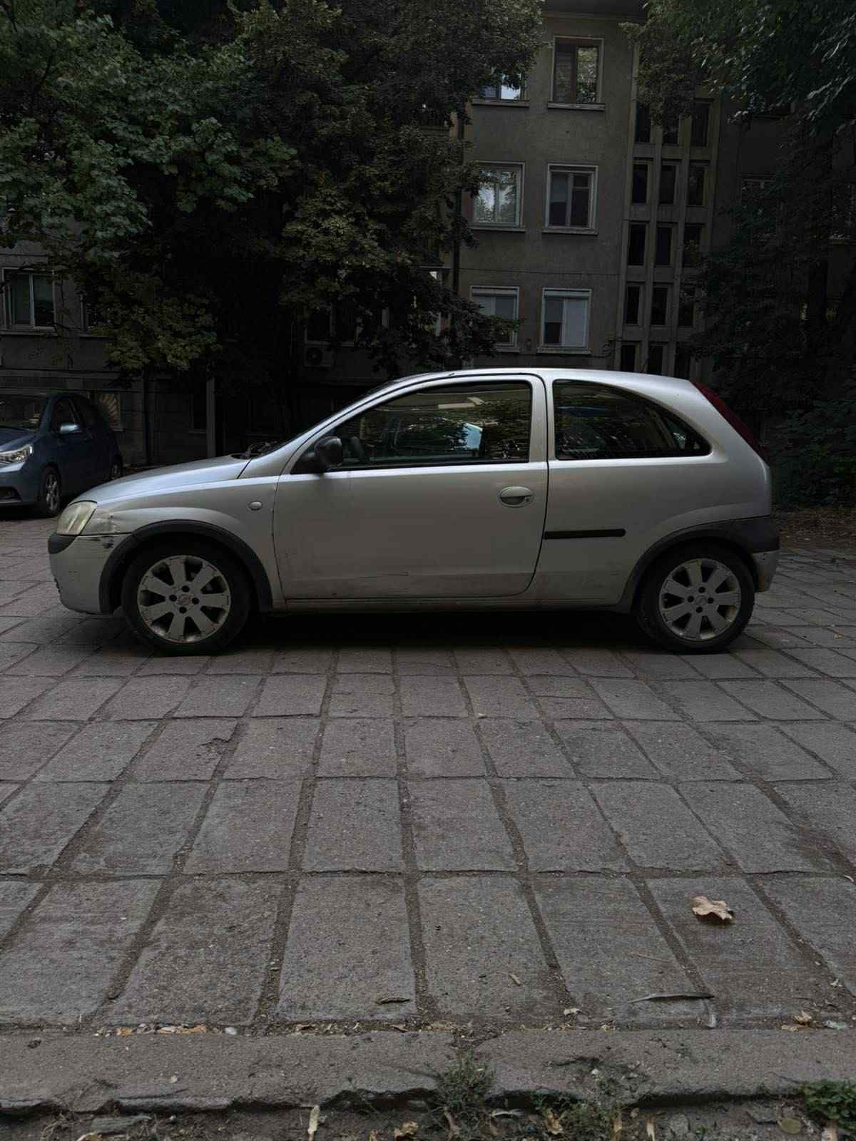 Продавам ОПЕЛ КОРСА 1.7 DTI двувратка 2003г.