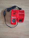 Încărcător Milwaukee M18