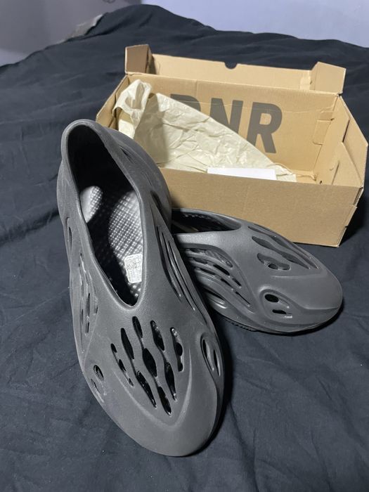 Yeezy foam runner onyx 42 (40-41)