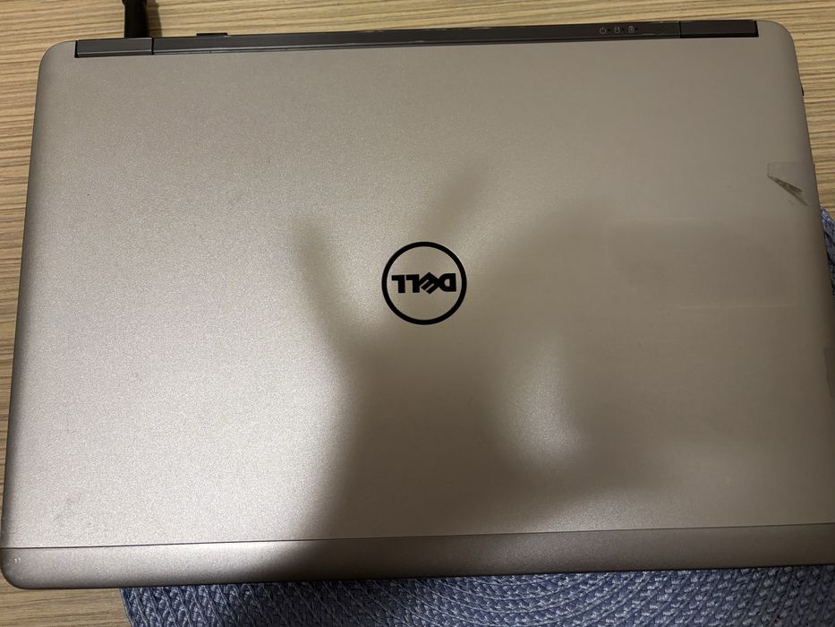 Vând Laptop Dell Latitude E7440