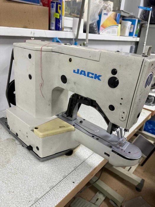 Закрепочная швейная машинка