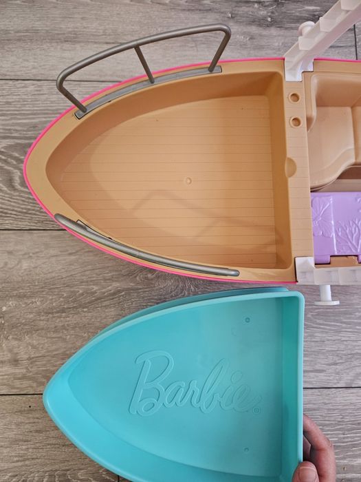 Оригинална лодка Barbie с пързалка