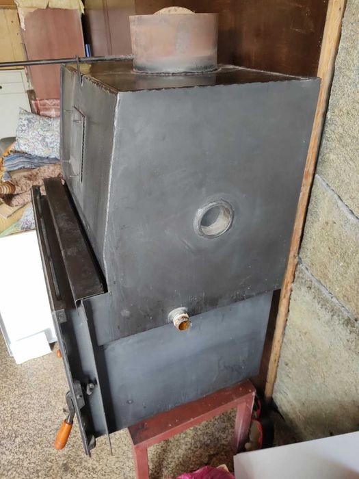 Камина за вграждане с водна риза на дърва Прити