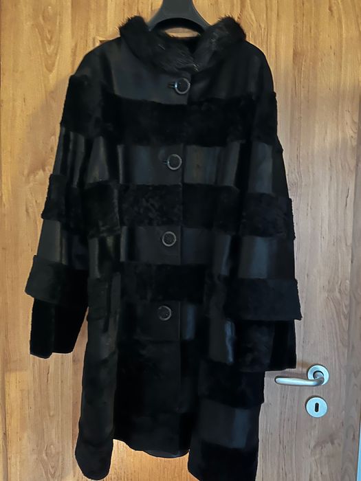 Стилно палто от естествена кожа-пони, каракул с яка от нутрия-ново