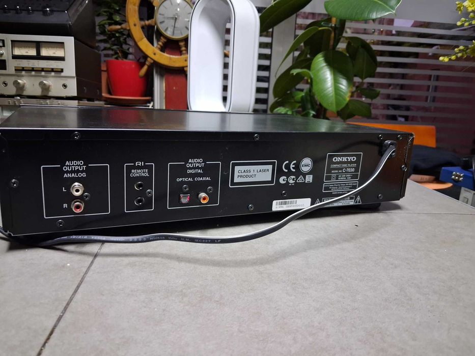 Onkyo C-7030 cd player