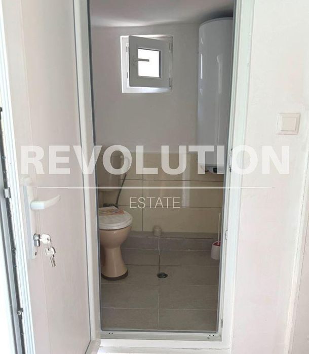 Тристаен апартамент в района на м-т  св. Никола!