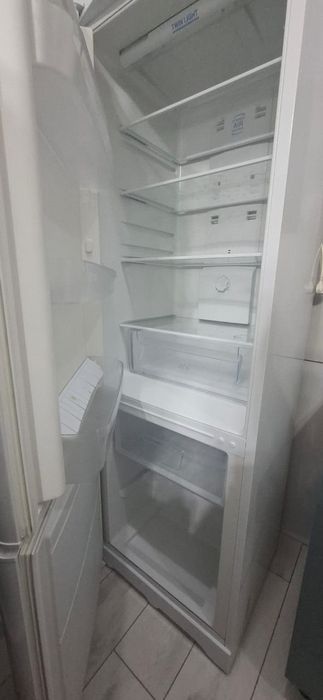 Холодильник Indesit