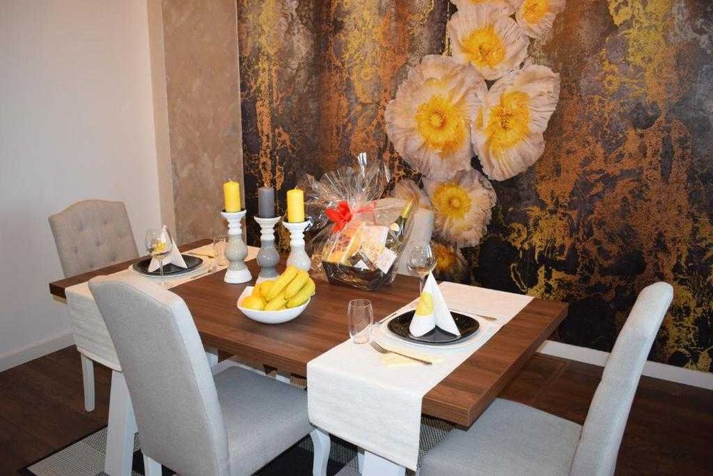 Луксозен апартамент в район Център