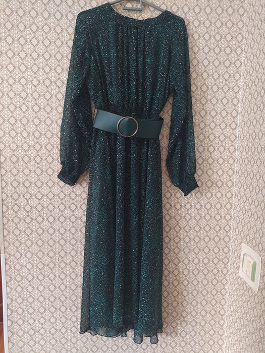 Платье. Срочно продам.