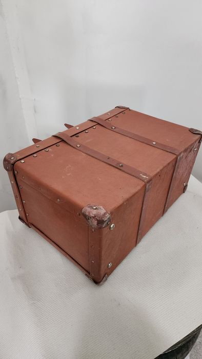 Чанта кутия куфар ретро стара кожа