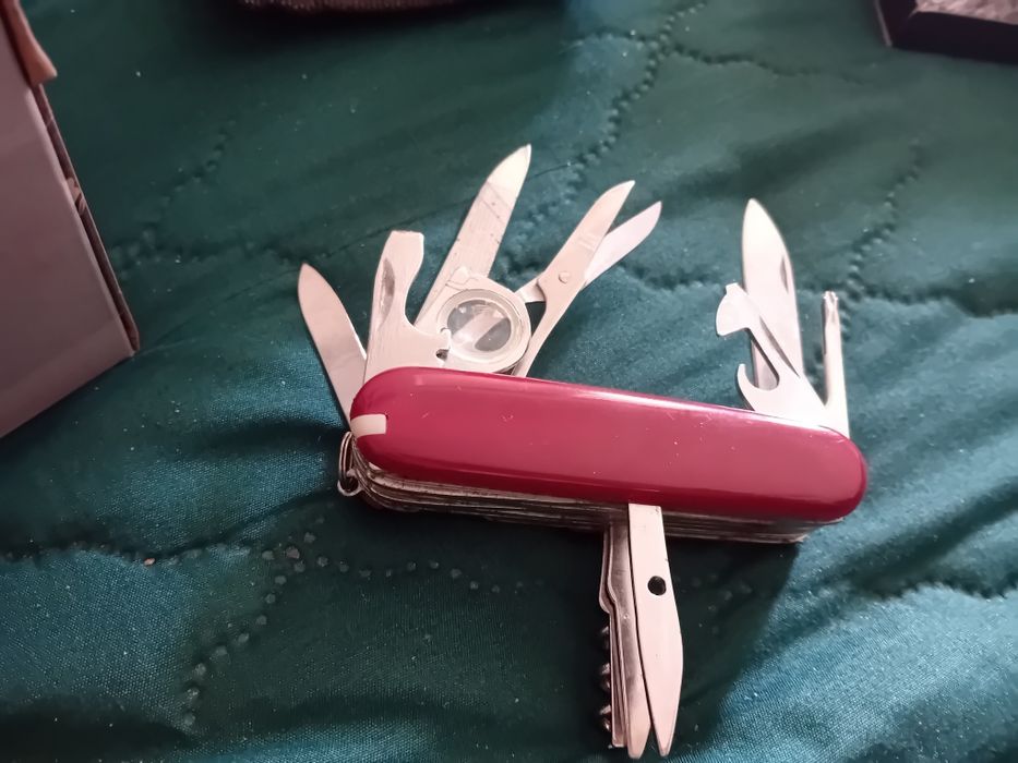 ¥ briceag multifuncțional în stare foarte bună