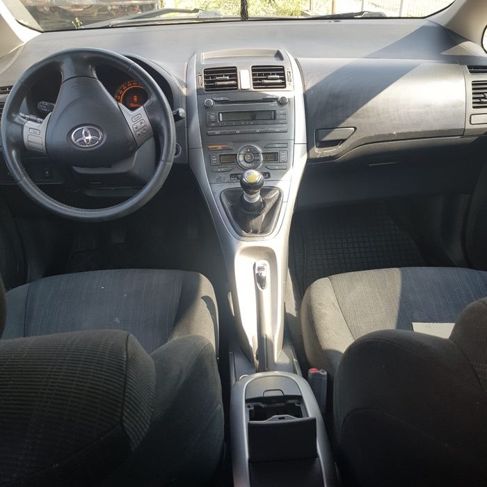 Vând TOYOTA AURIS 2008 Diesel