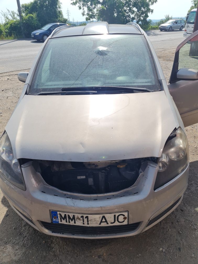 Dezmembrez Opel Zafira B 1.9 Diesel