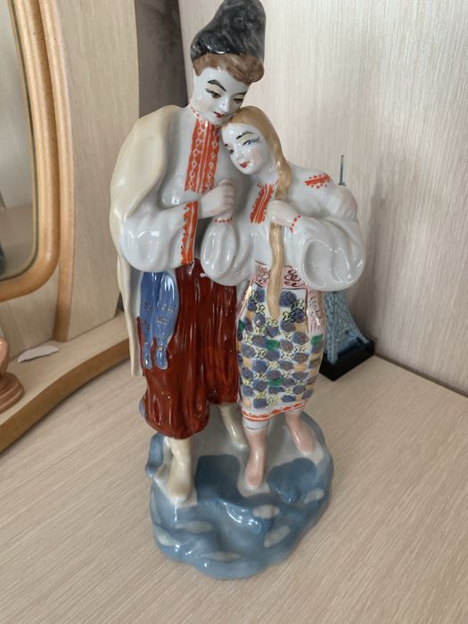 Статуэтка Майская ночь есть склейка на воцап звонки