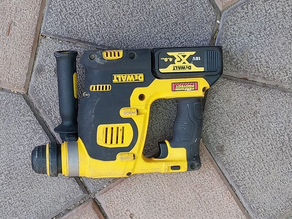 Rotopercutor DEWALT DCH  253  ca și nou