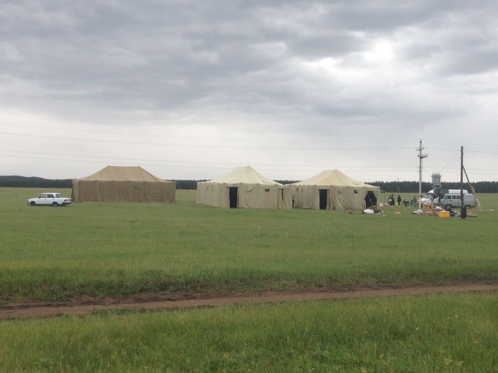Продам военные палатки размер 7-14 боковые стоики 3 метра балка центр5