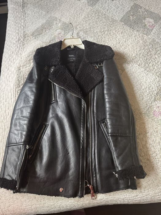 Geaca Bershka XS imitatie de piele, impecabila