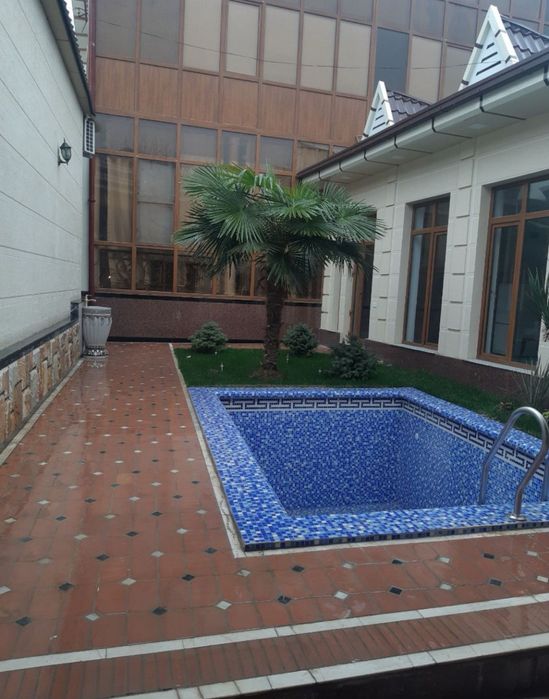 Лабзак в центре Сдаётся дом под жильё или же под офис 6 комнат