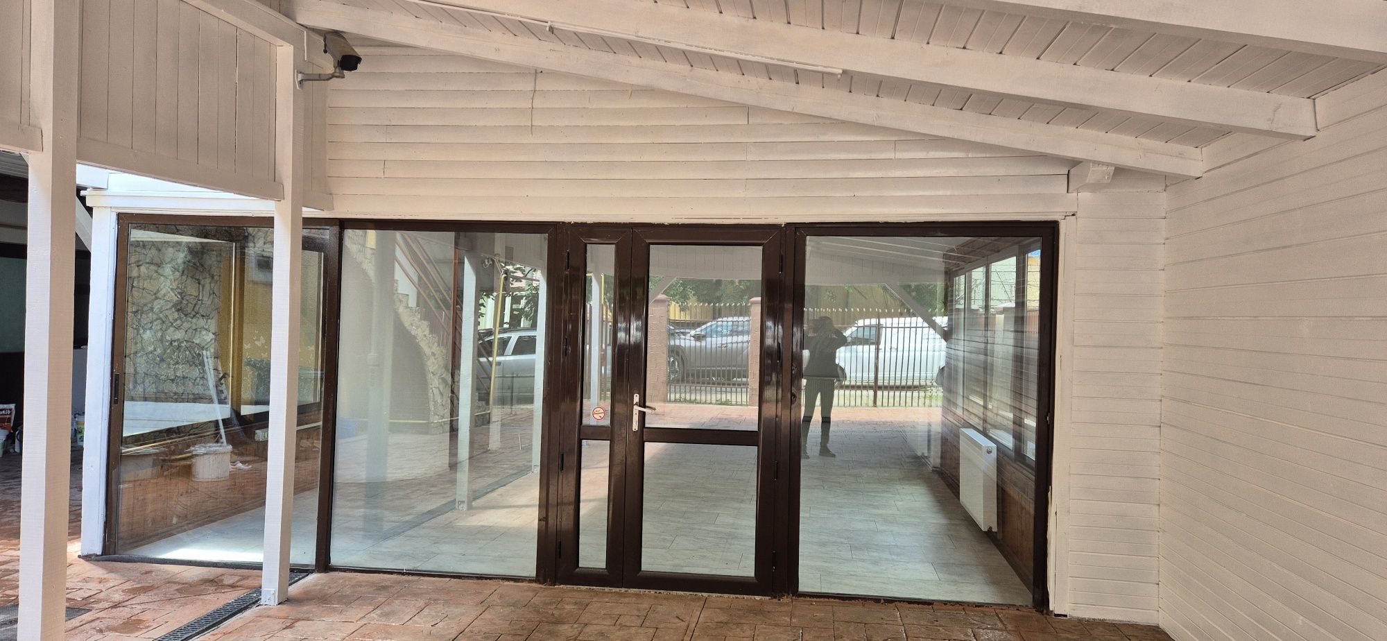 Proprietar inchiriez spatiu comercial