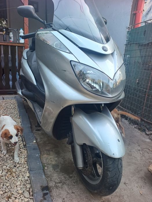 Vând/Schimb 2 scutere . Motoare de 400 și 125