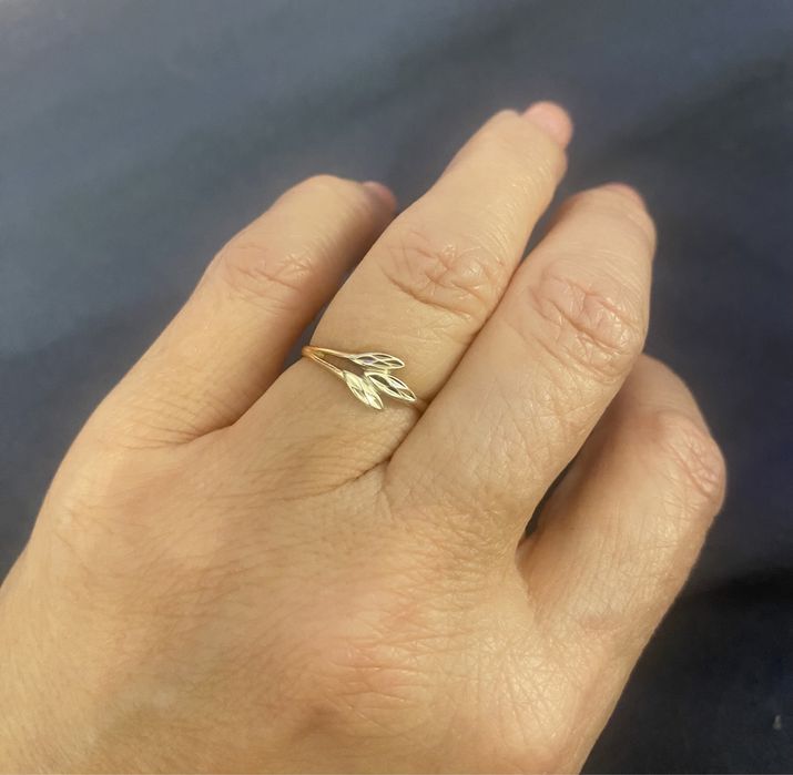 Продам золотое кольцо