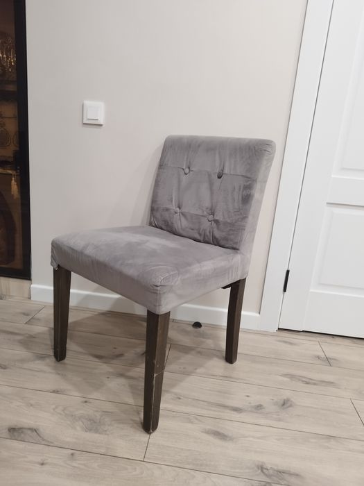 Стул с мягкой обивкой