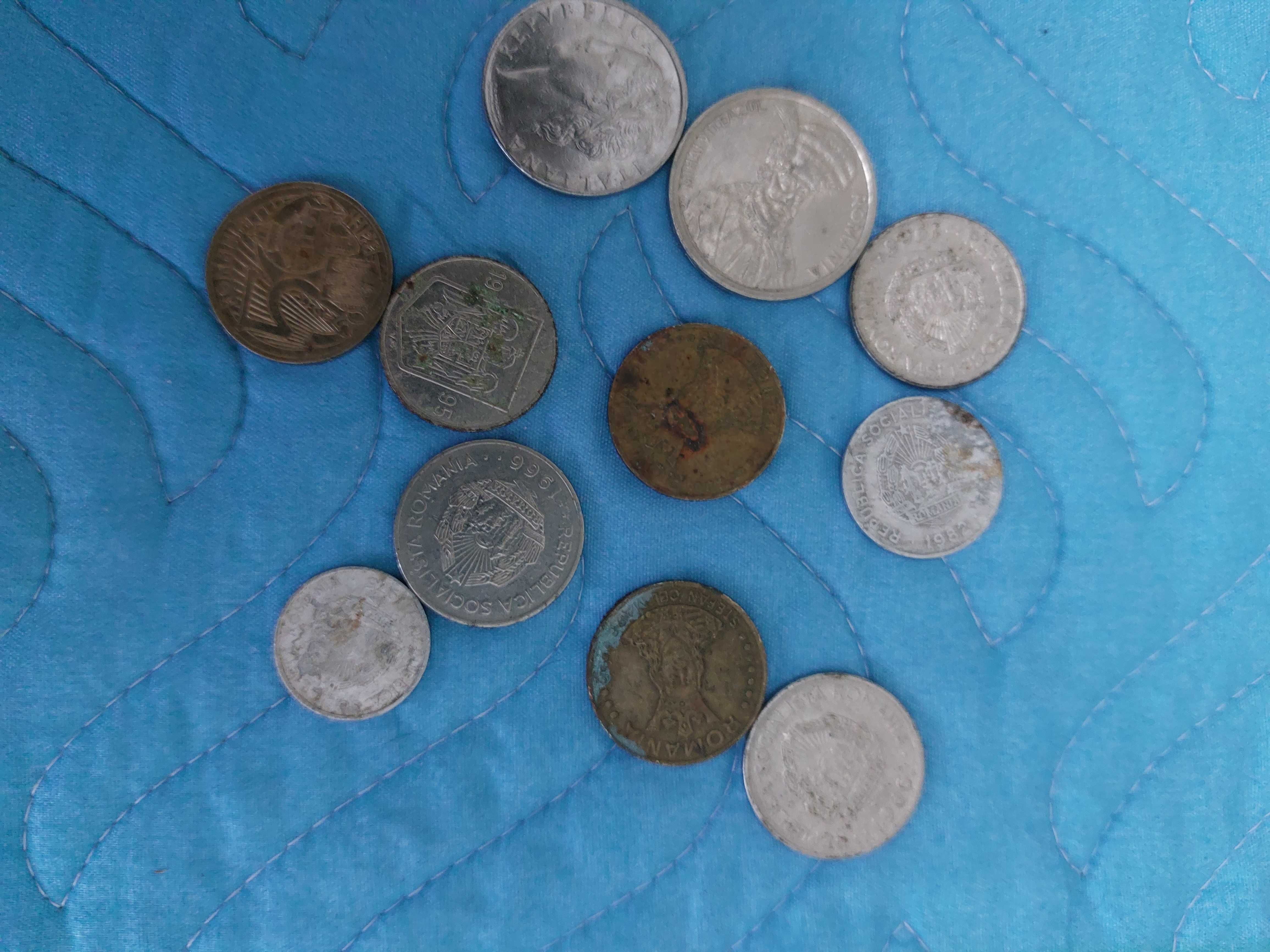 Vand monede si bacnote de colecție foarte vechi