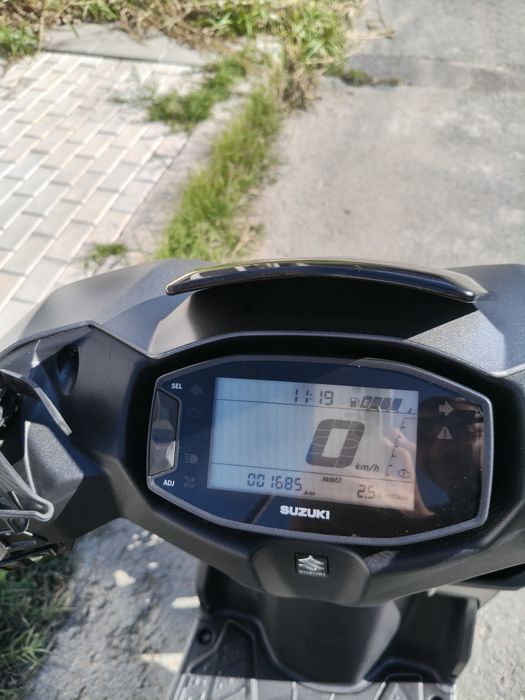 Vând scuter suzuki avenis 125