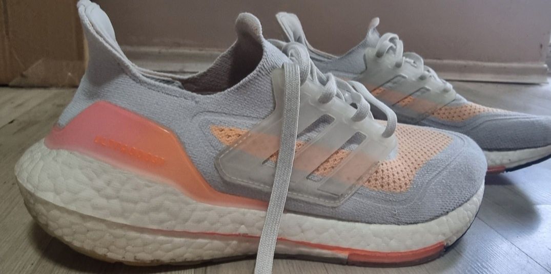 Adidas ultraBoost 21 женски маратонки 40 1/2