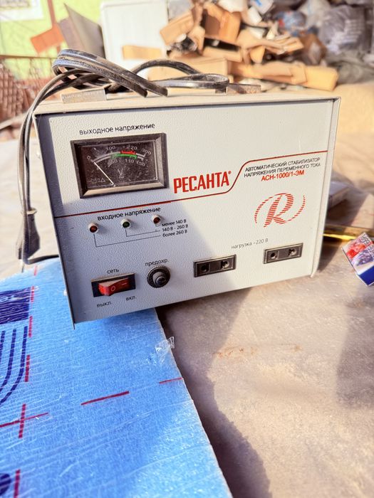 стабилизатор напряжения переменного тока Ресанта АСН-1000/1-ЭМ.