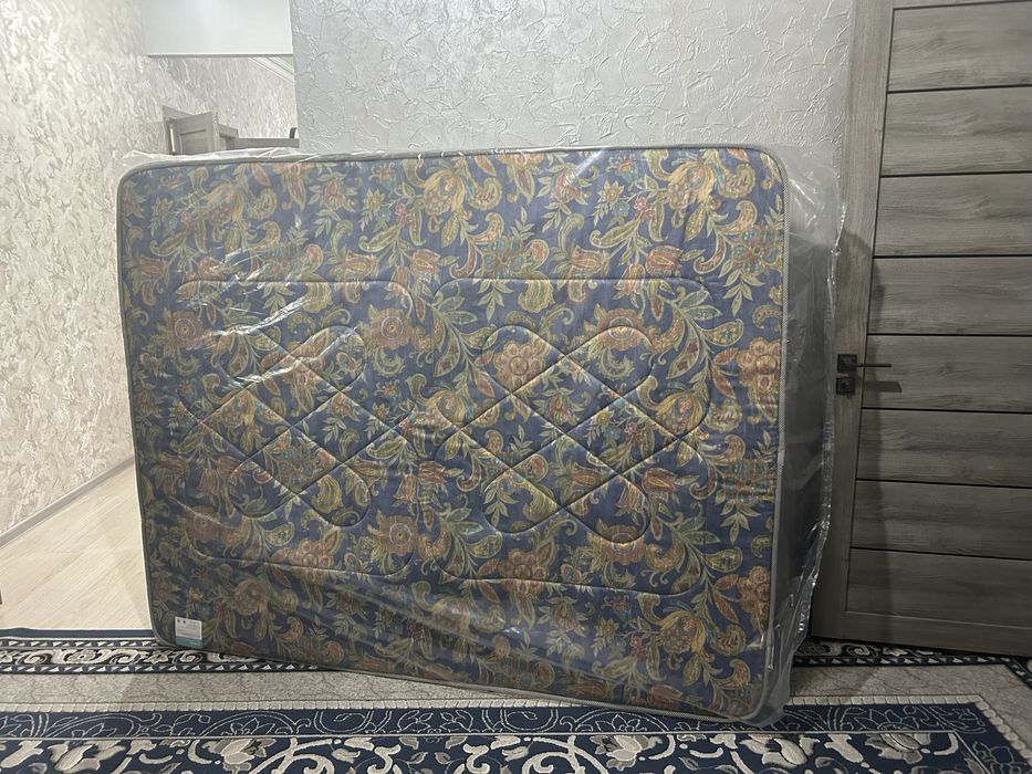 матрас ортопедический размером 200×160 см.