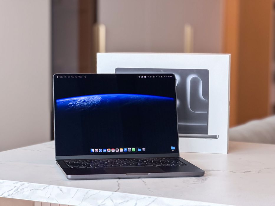 MacBook Pro 14" | M3 Pro | 18GB RAM | 75 Cicluri