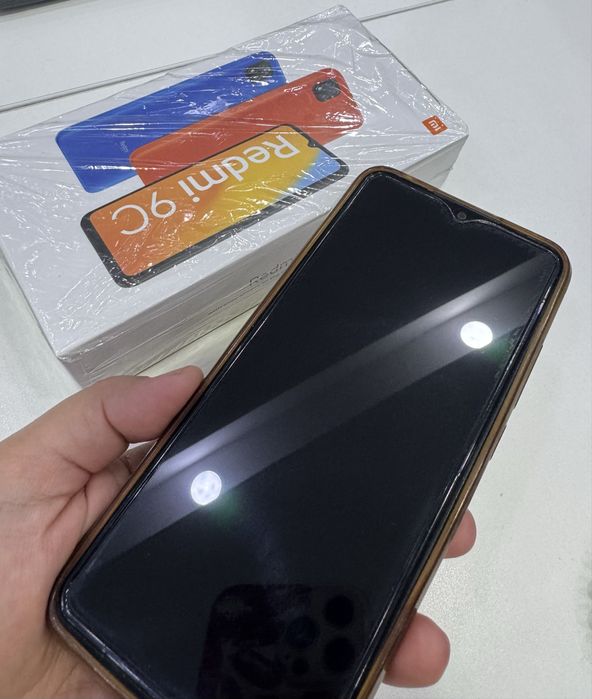 Продам телефон Xiaomi Redmi 9C  память 64 гб