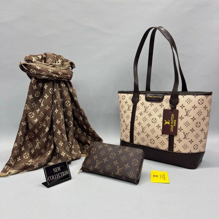 Set Poșetă, eșarfă și portofel