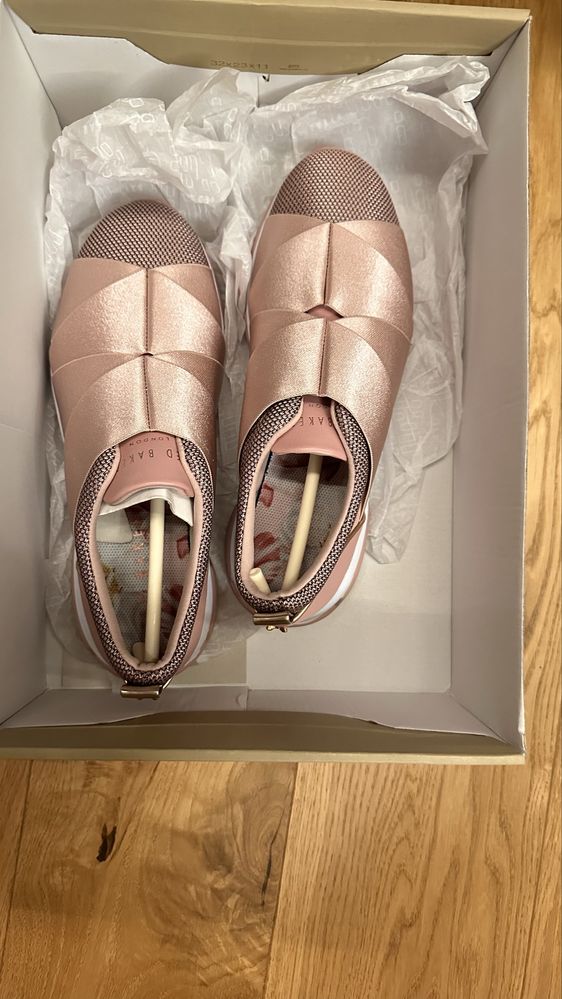 Спортни обувки Ted Baker 36, нови