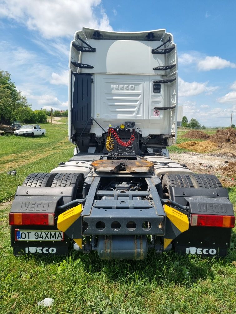 Ansamblu mega Iveco Stralis, automat,450 cp,preț 10900,semiremorcă Ber