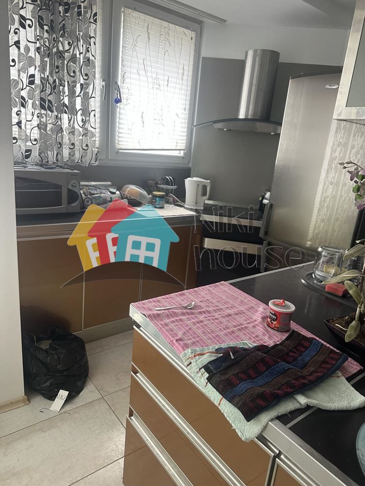 Продава се Тристаен апартамент в Варна, Левски - 146 кв.м за 1644 €/кв.м - Снимка #3