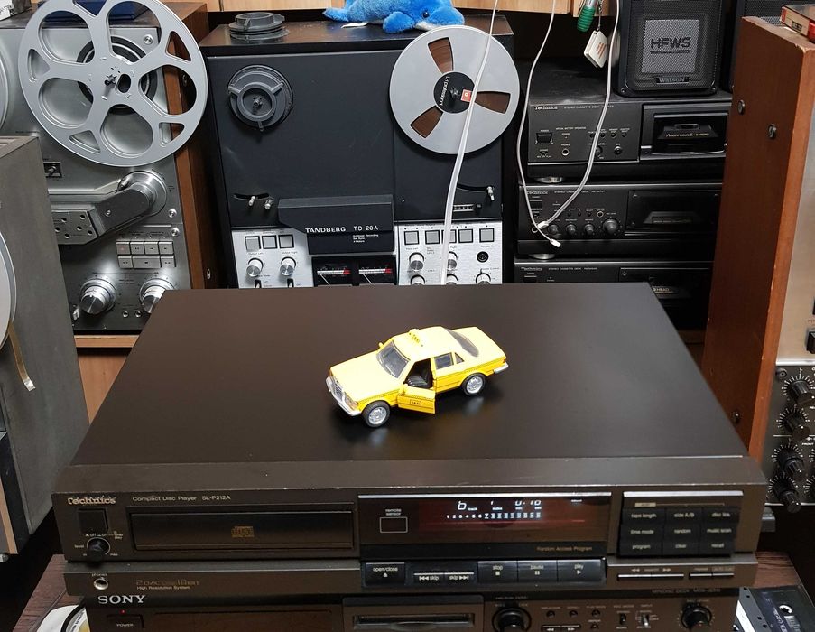 Compact Disc Audio Stereo Player Vintage TECHNICS SL P212A BLACK