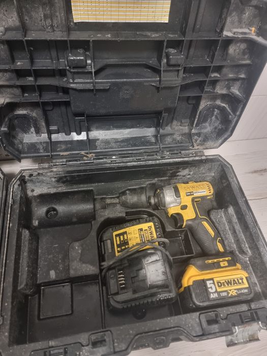 Seturi scule dewalt 18 v