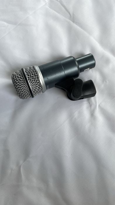 Microfon de tobe pentru premier